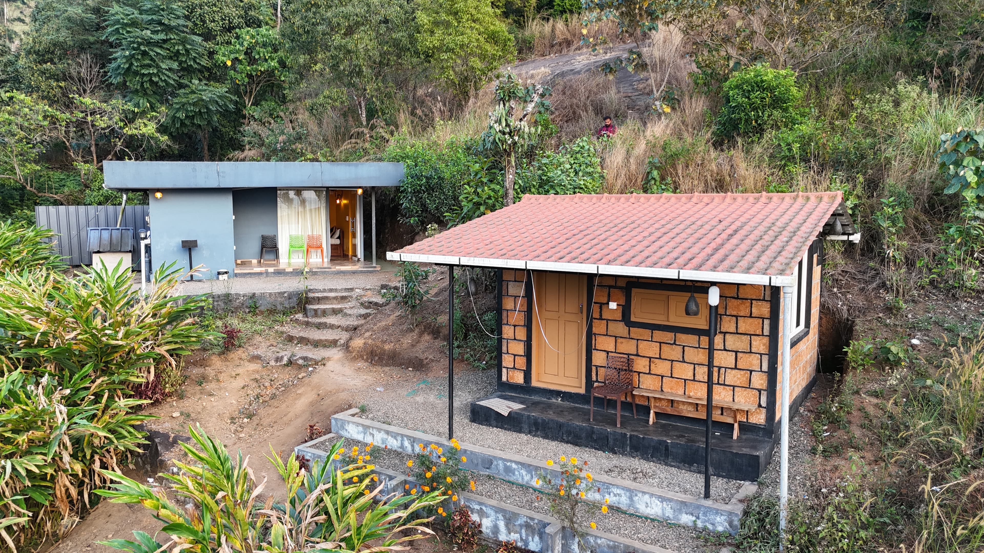 2 ROOM COTTAGE